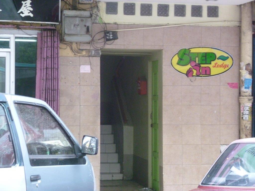 Step-In Lodge Kota Kinabalu Bagian luar foto