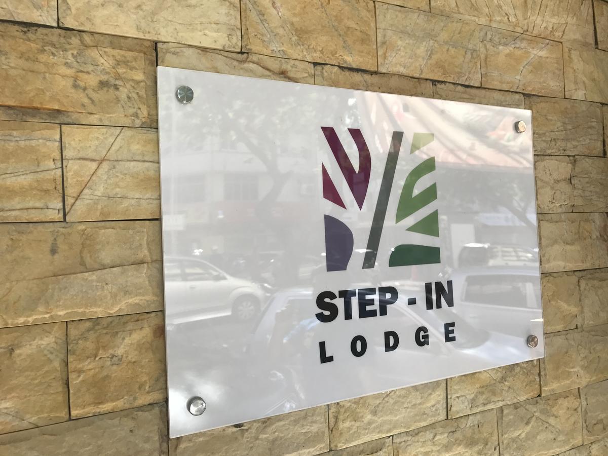 Step-In Lodge Kota Kinabalu Bagian luar foto